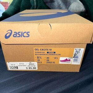 Asics Gel-Excite 10 in Bold Magenta and Lavender